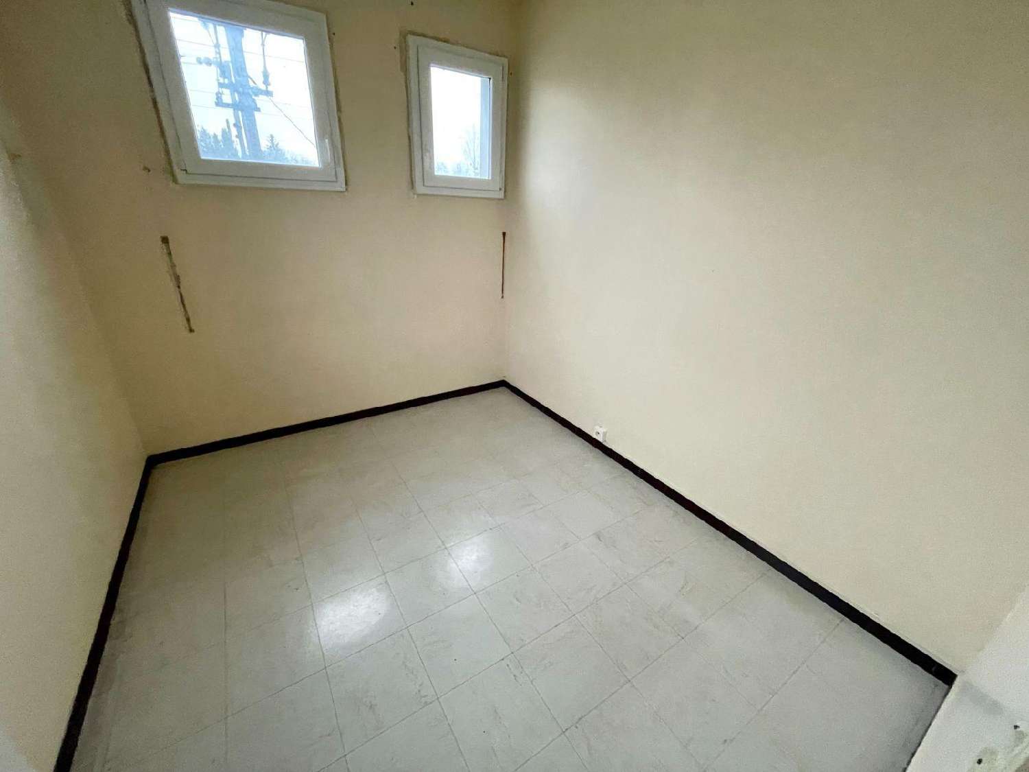  te koop bedrijfsruimte/ kantoor Rethel Ardennes 3