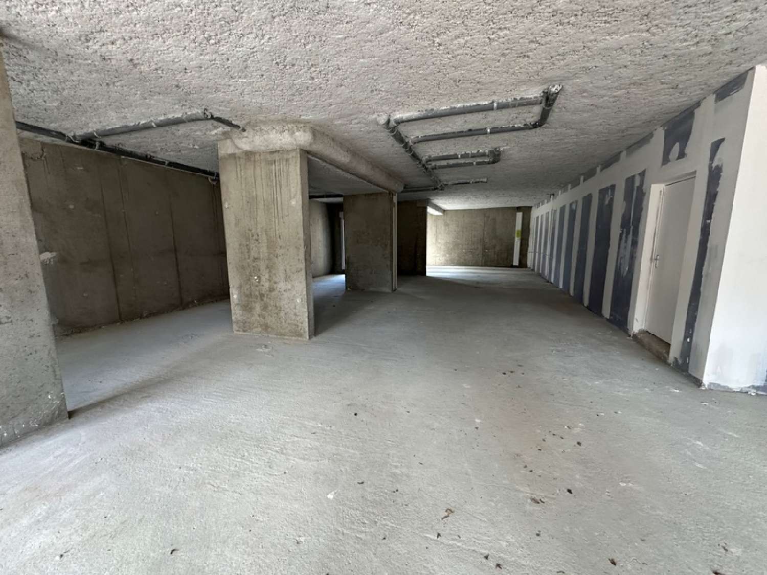 te koop bedrijfsruimte/ kantoor Saint-Bonnet-de-Mure Rhône 2