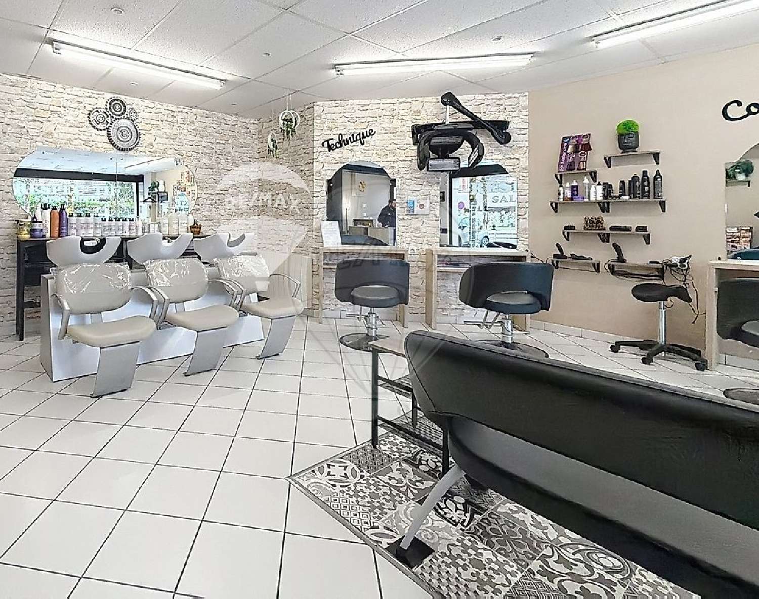  for sale commercial Saint-Valérien Yonne 2