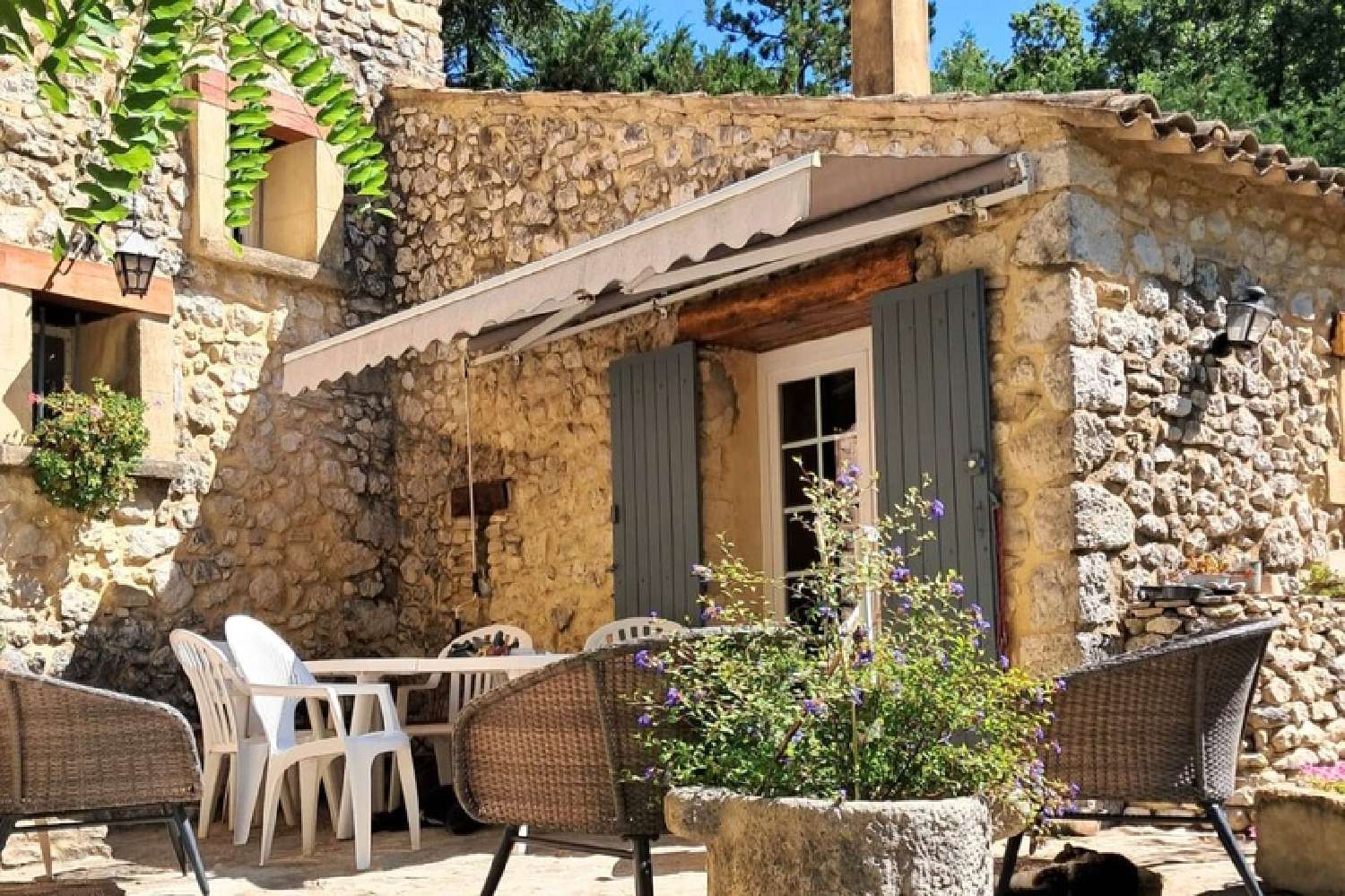  te koop landgoed Montélimar Drôme 2