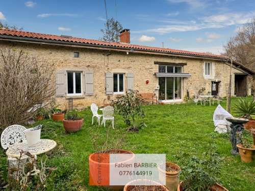 Benest Charente Bauernhof Bild 7268501