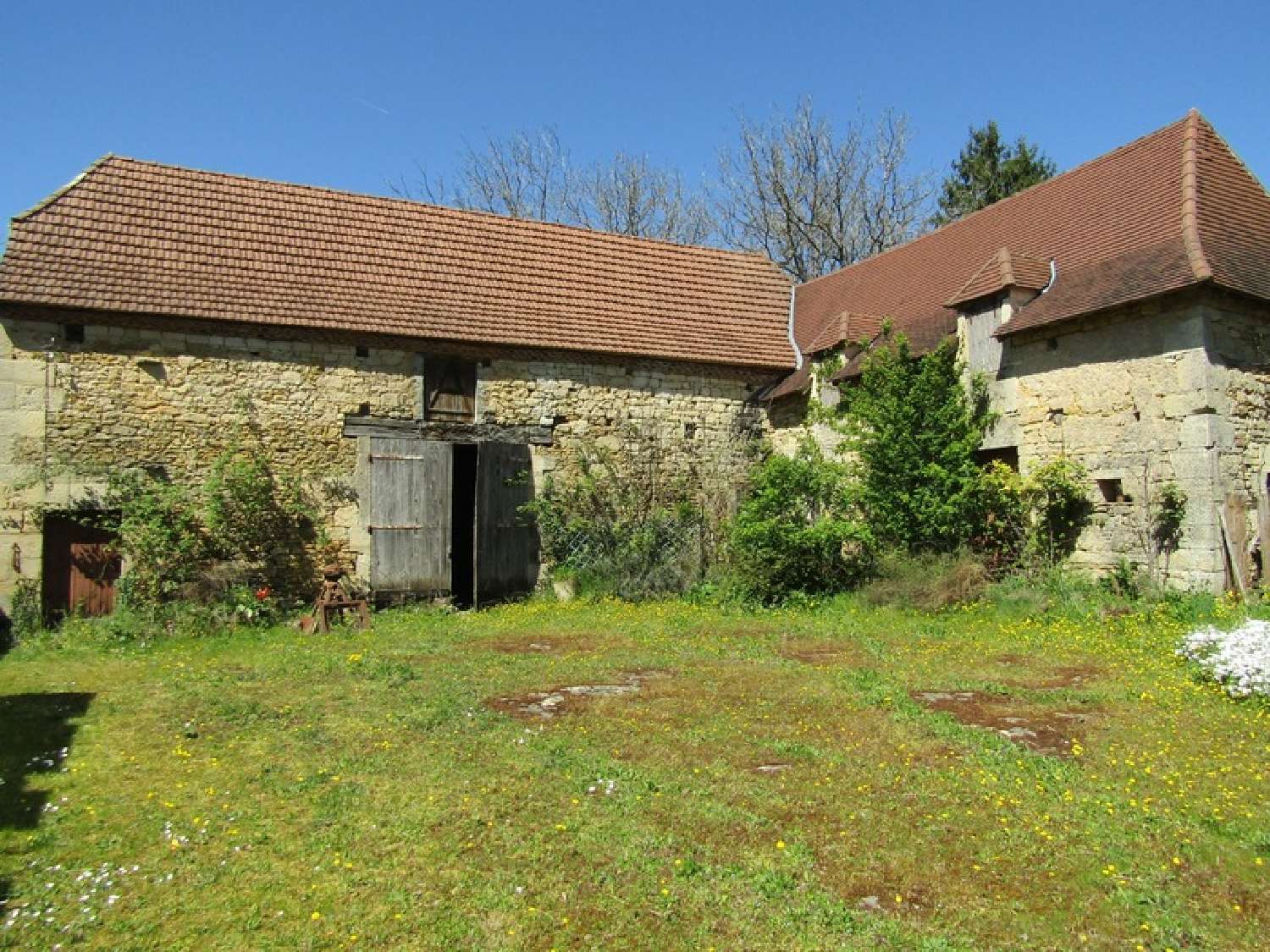  à vendre ferme Hautefort Dordogne 1