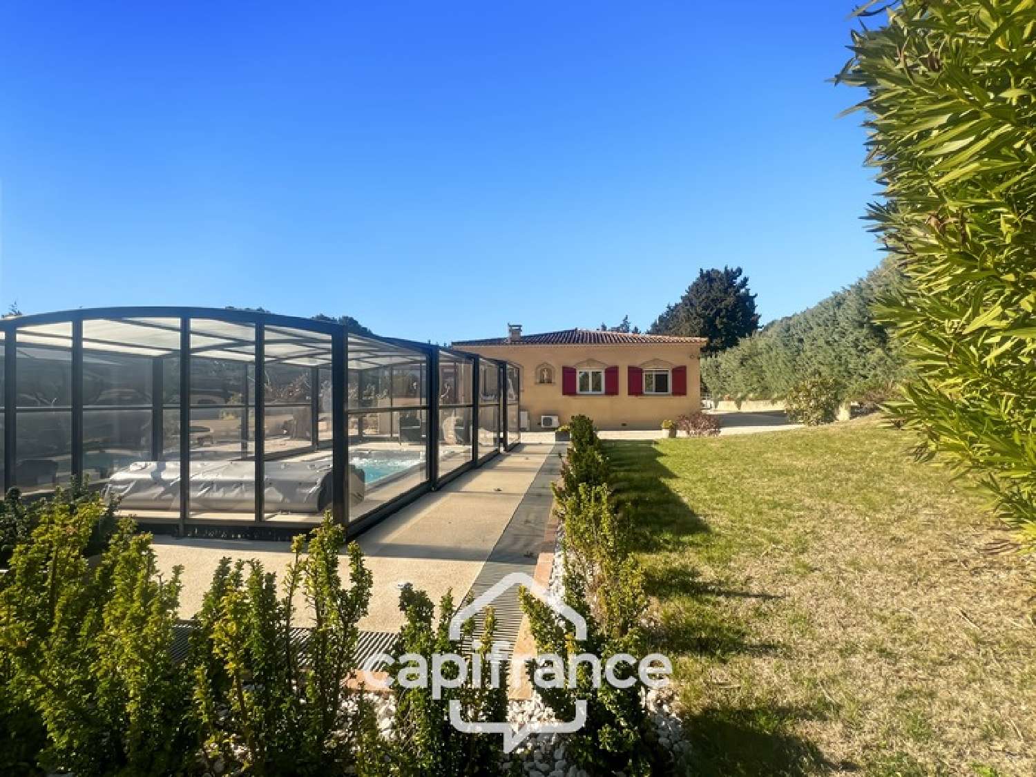  te koop boerderij Lambesc Bouches-du-Rhône 1