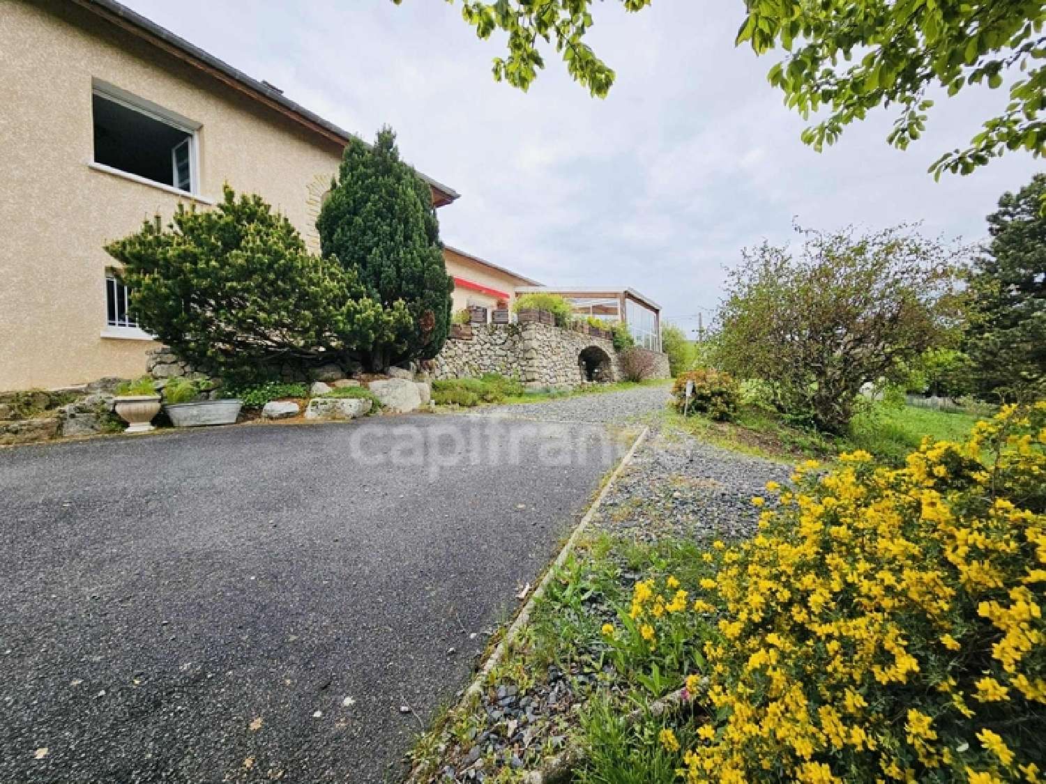  à vendre maison Chambéon Loire 1
