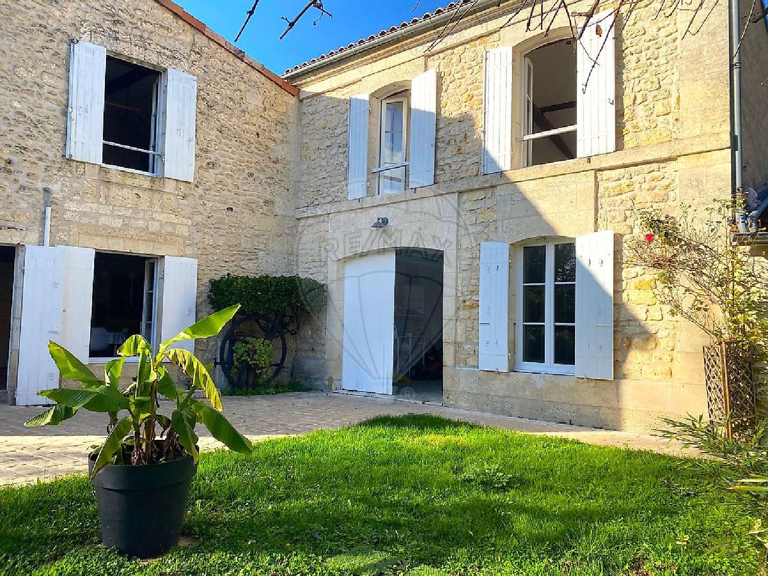  à vendre maison Chaniers Charente-Maritime 1