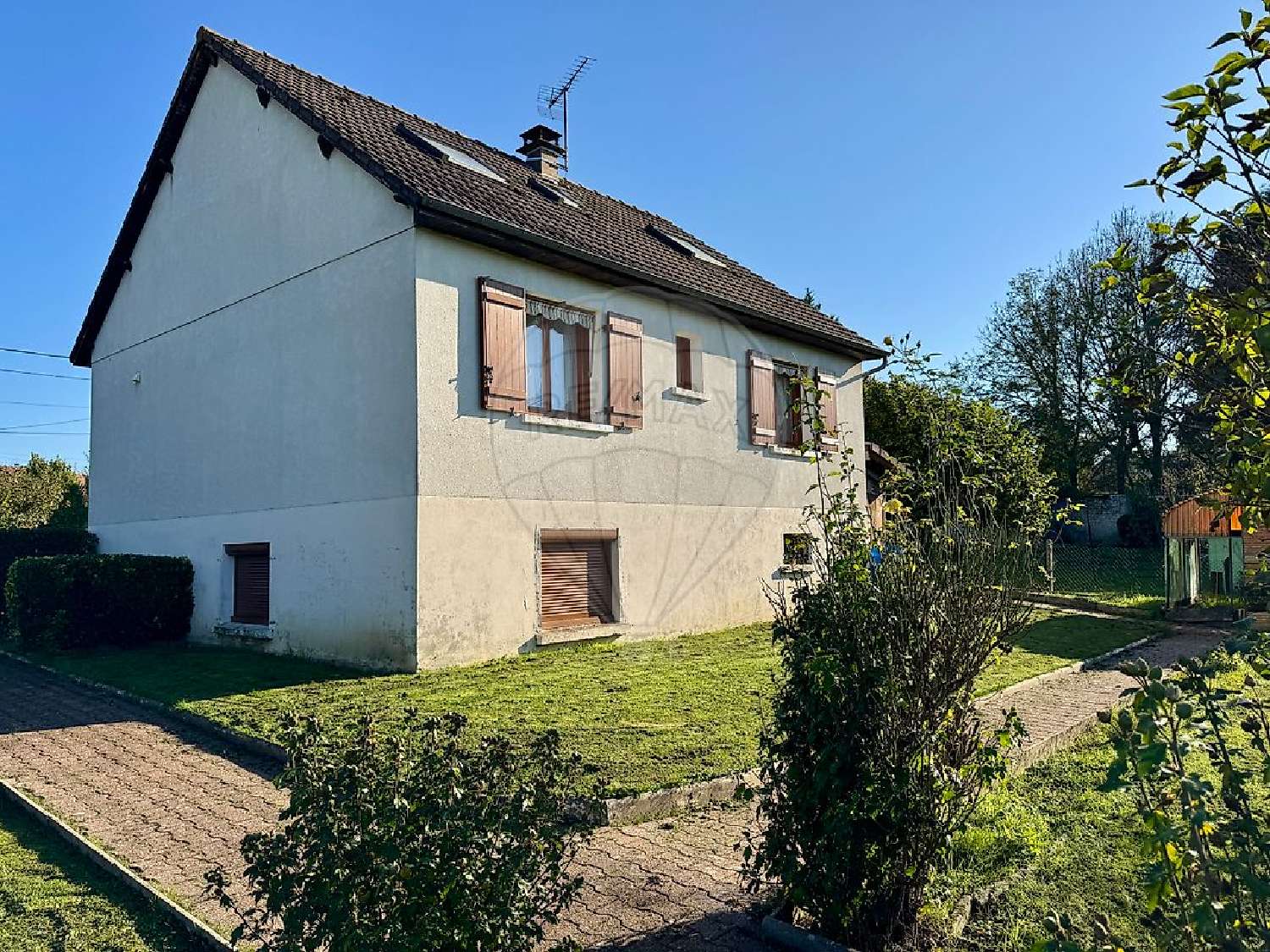  te koop huis Cours-les-Barres Cher 2