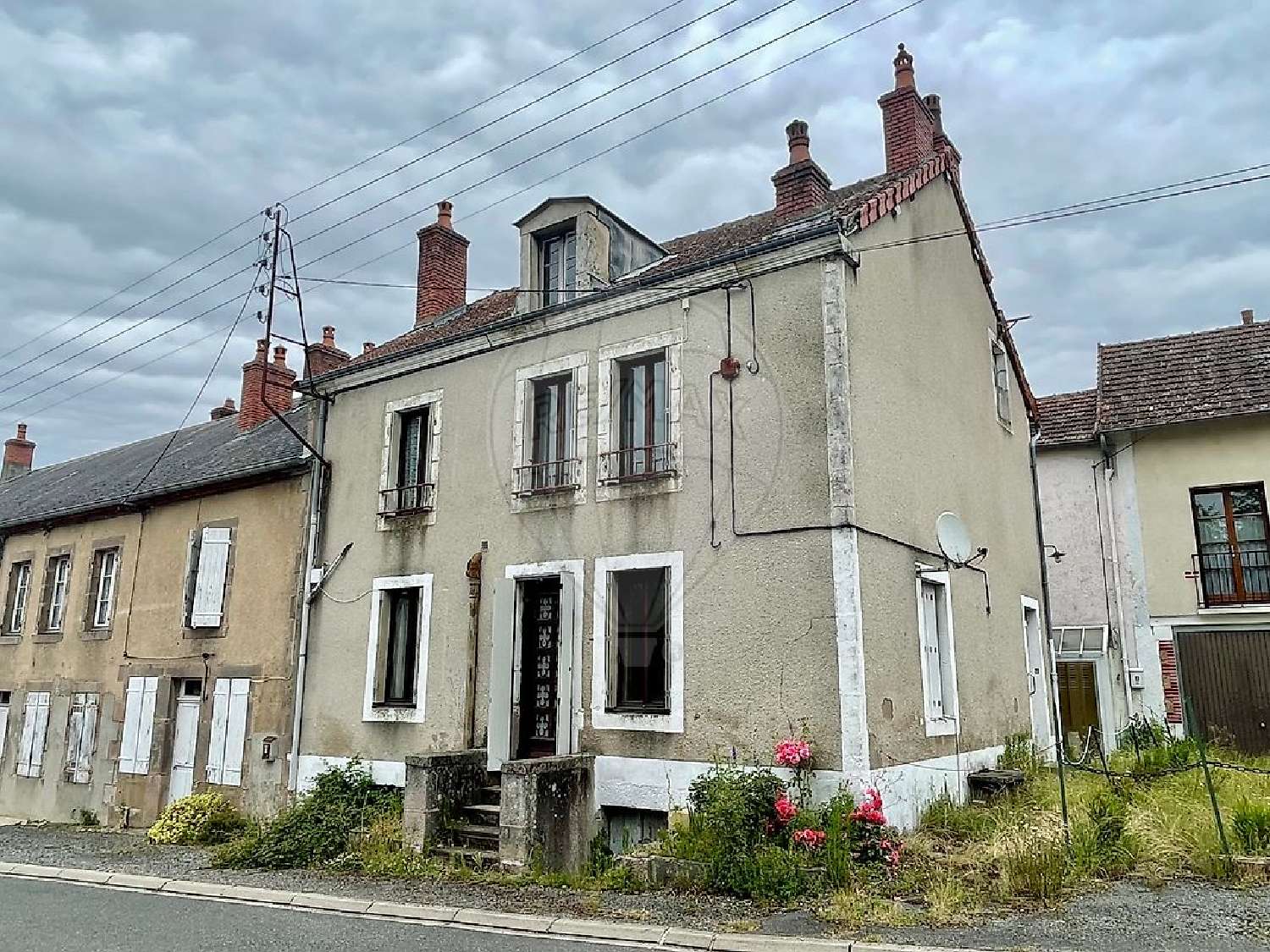  te koop huis Luzy Nièvre 1