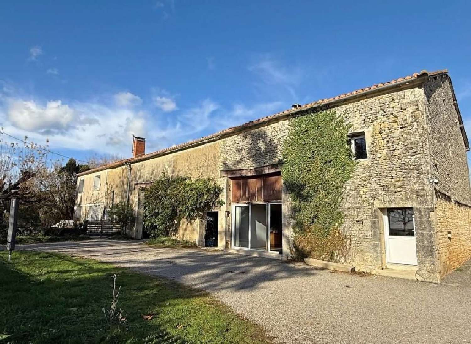  te koop huis Marcillac-Lanville Charente 1