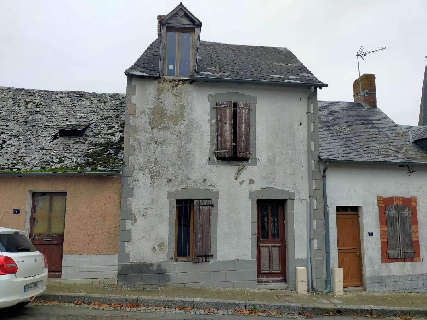  for sale house Neuilly-le-Vendin Mayenne 1