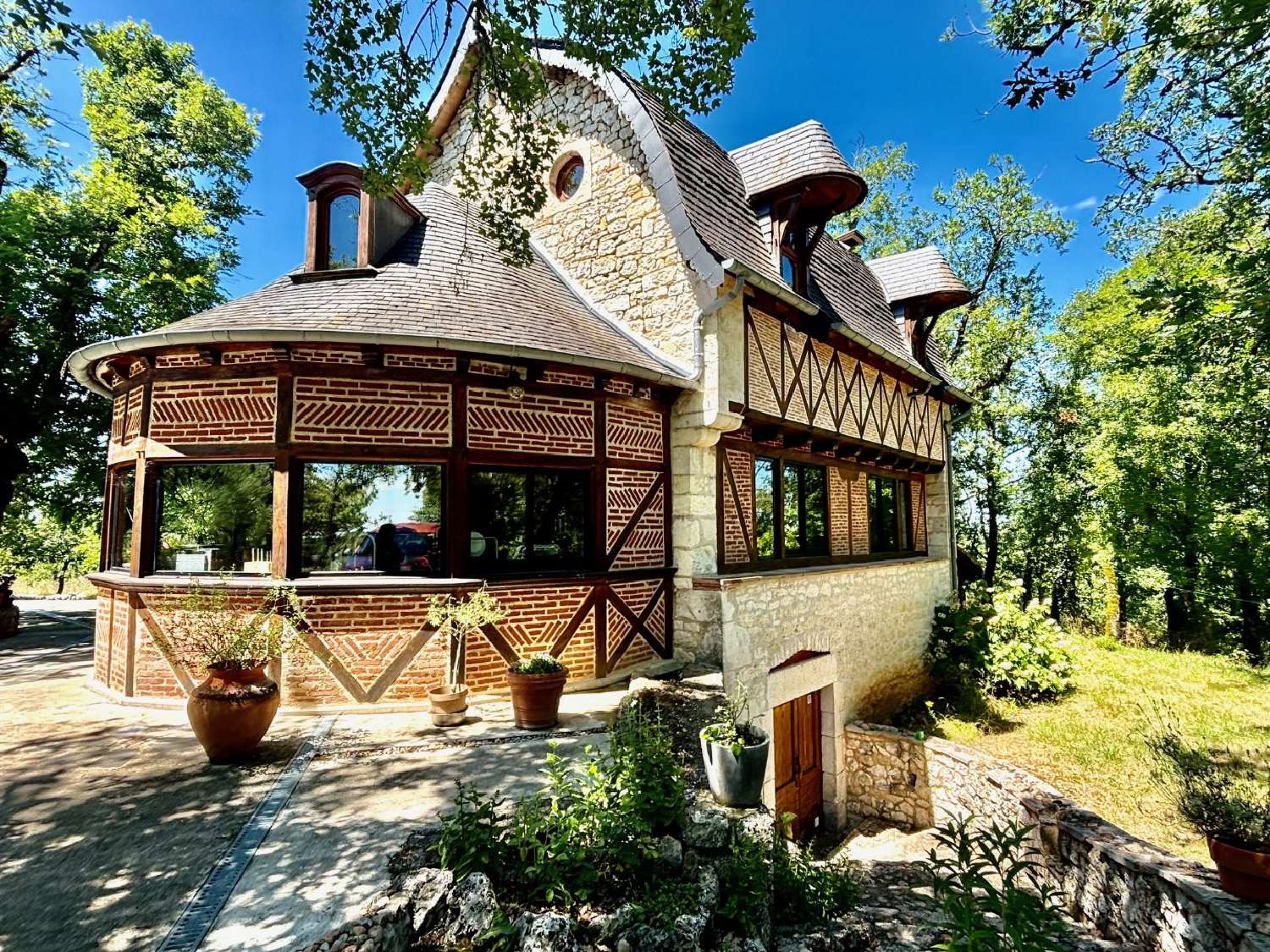  for sale house Saint-Pantaléon Lot 1