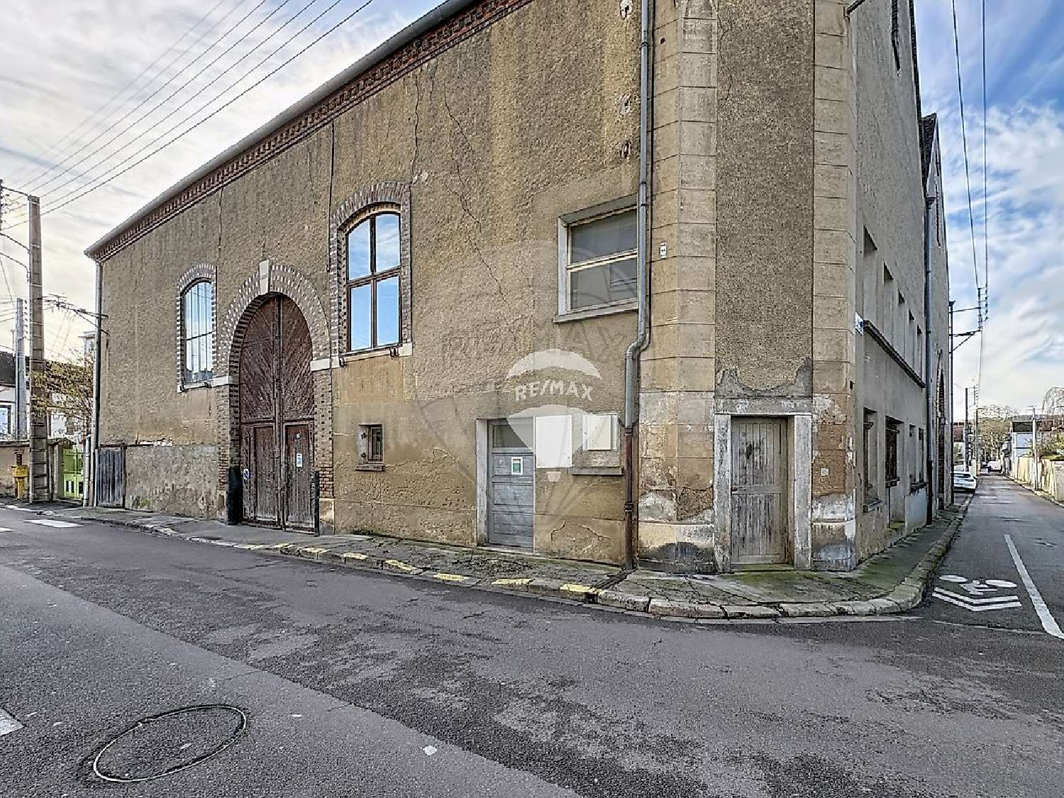  for sale house Sens Yonne 1