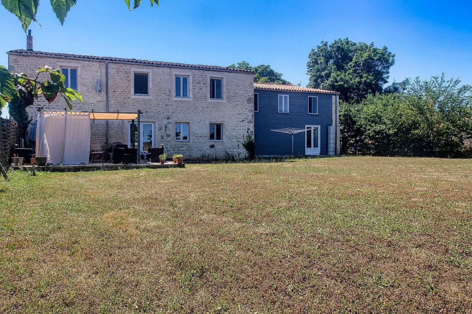  te koop huis Villeneuve-la-Comtesse Charente-Maritime 2