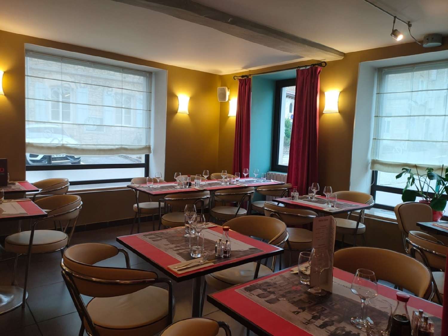  for sale restaurant Four Isère 4