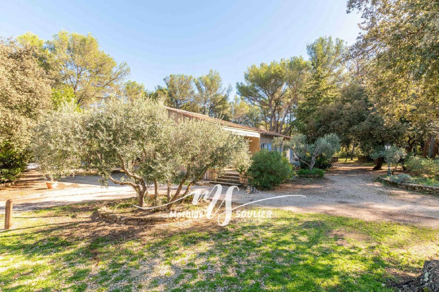  te koop villa Grans Bouches-du-Rhône 3