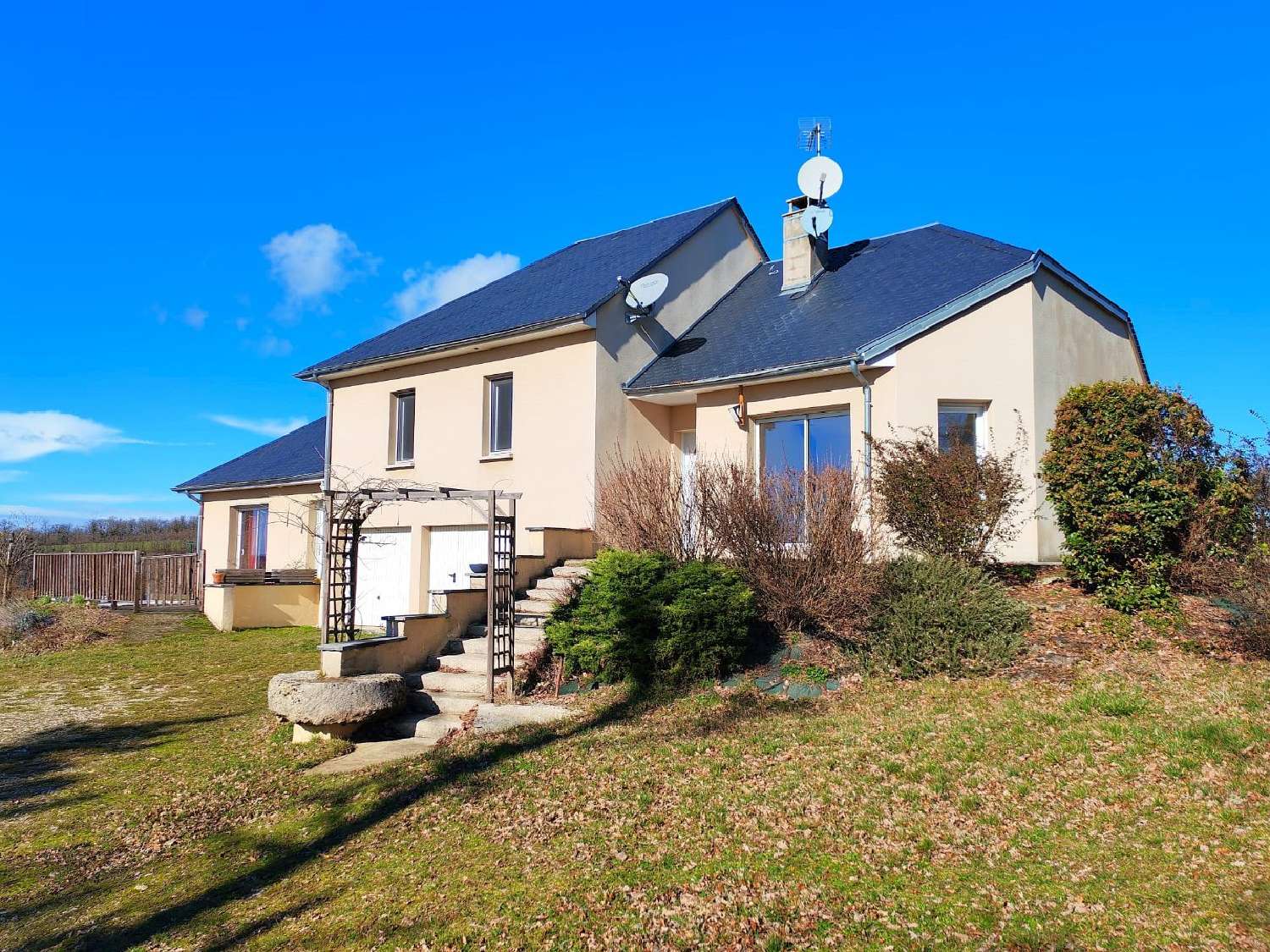 for sale villa Sainte-Radegonde Aveyron 1