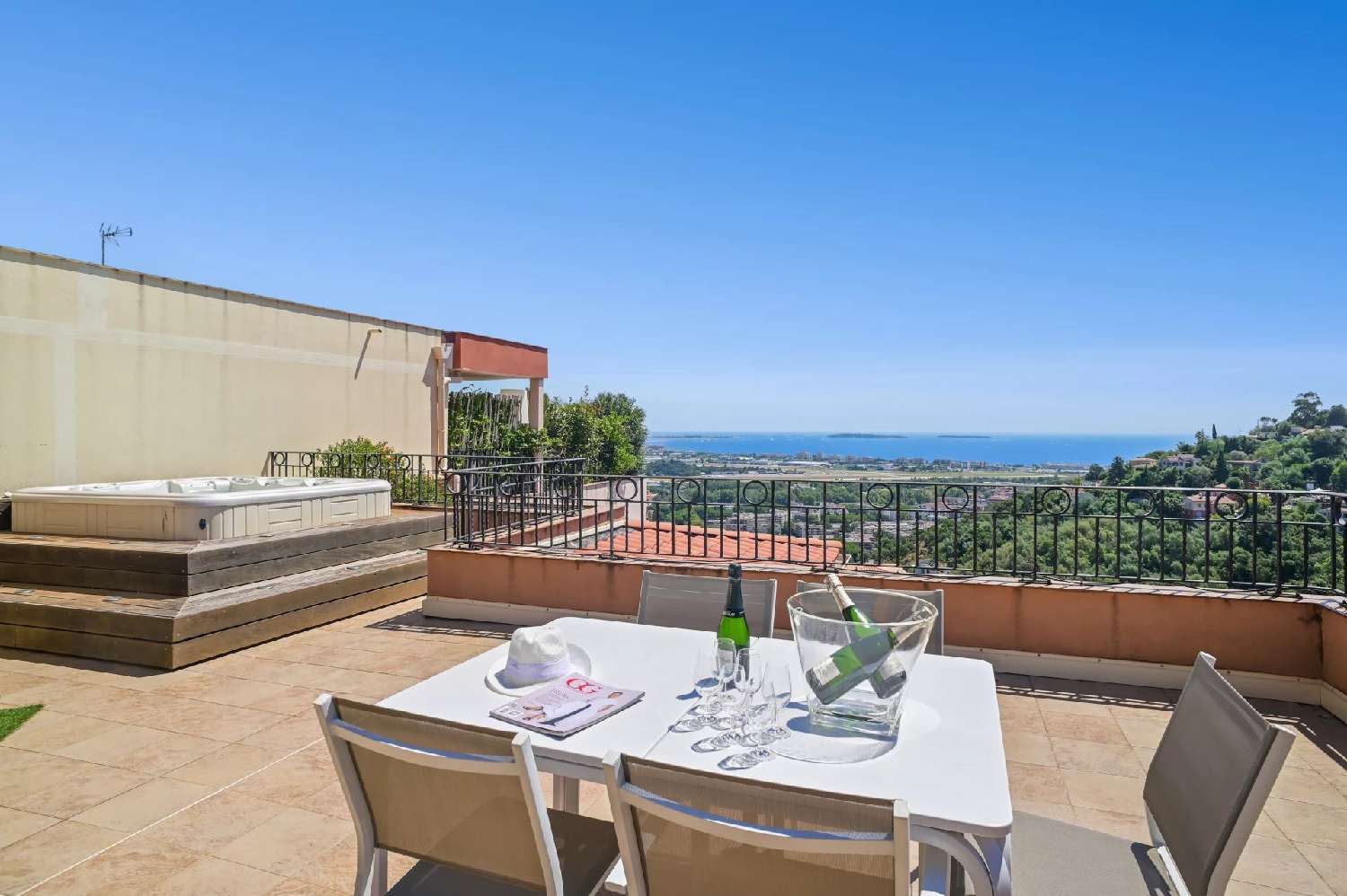  te koop appartement Mandelieu-la-Napoule Alpes-Maritimes 3