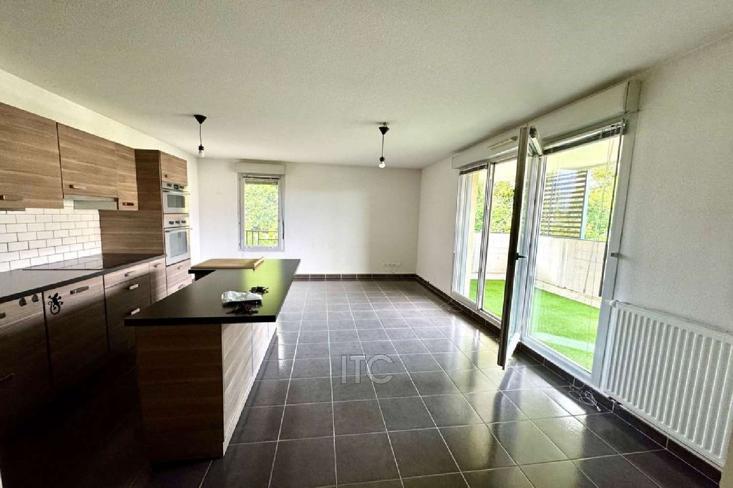  te koop appartement Trets Bouches-du-Rhône 1