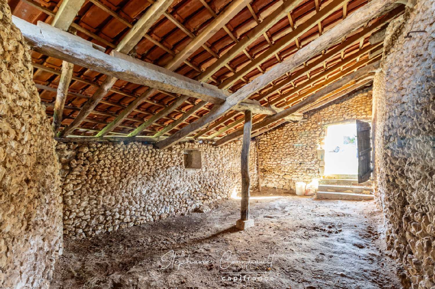  for sale barn Douchapt Dordogne 6