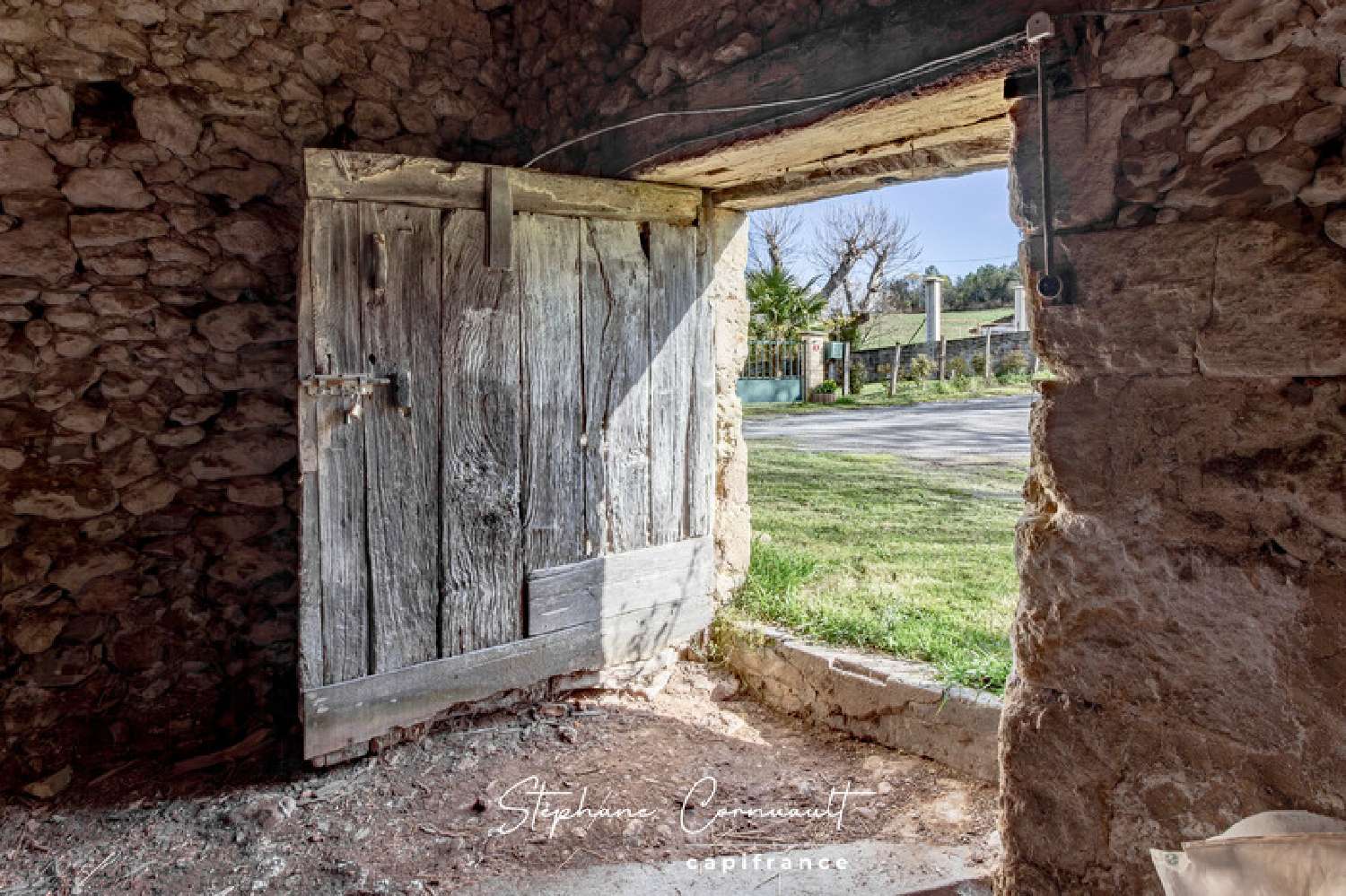  for sale barn Douchapt Dordogne 8