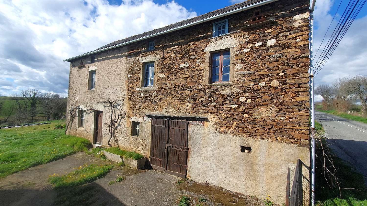 te koop schuur La Salvetat-Peyralès Aveyron 2