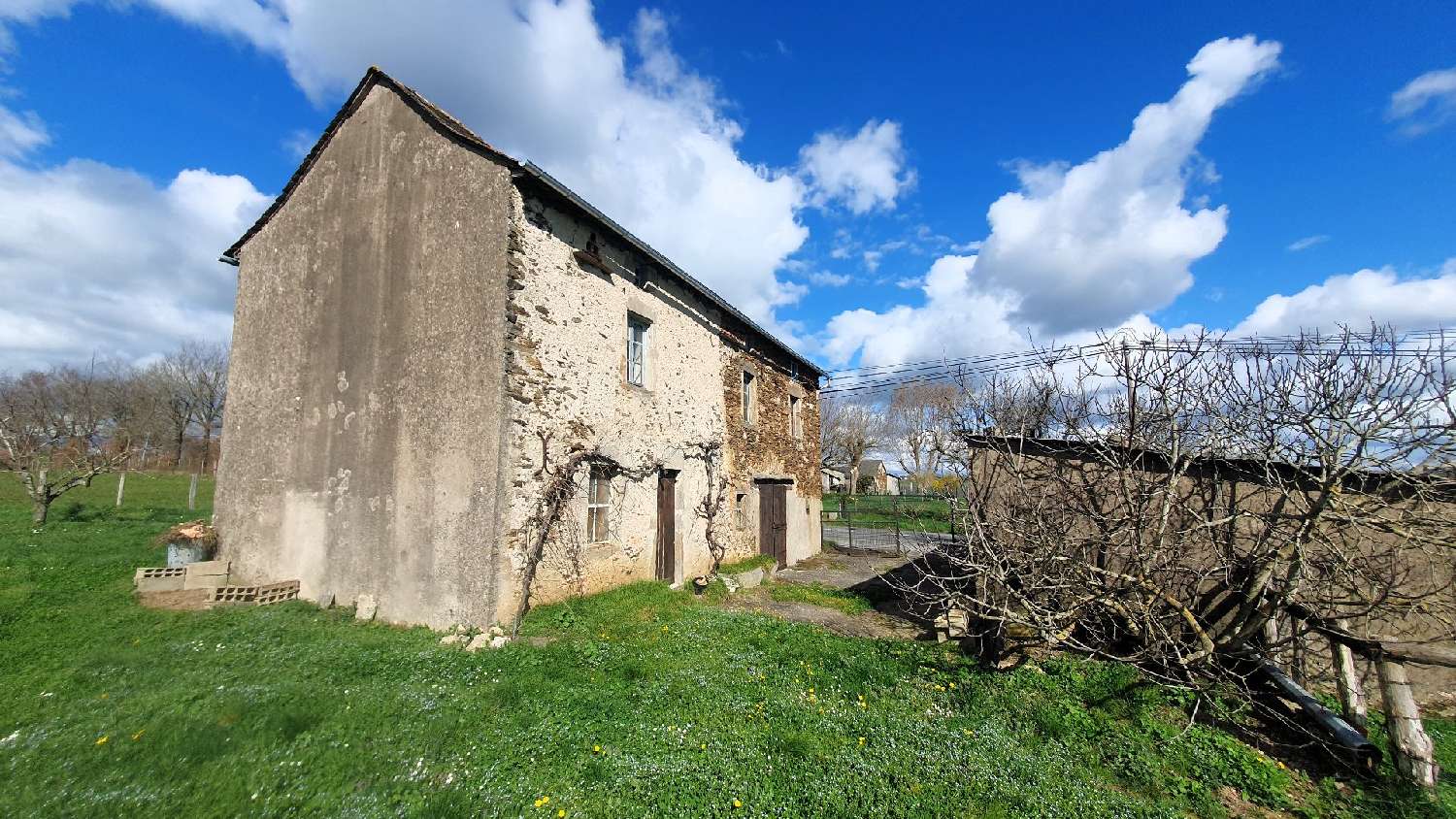 te koop schuur La Salvetat-Peyralès Aveyron 3