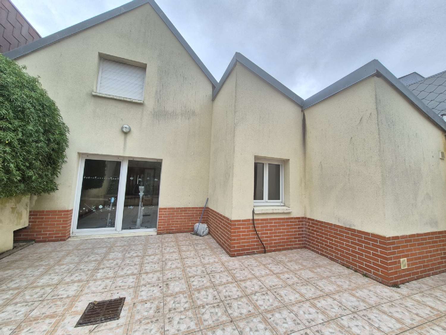 for sale building Neufchâtel-en-Bray Seine-Maritime 1