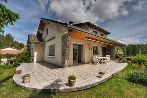 Oyonnax Ain building foto 7298326