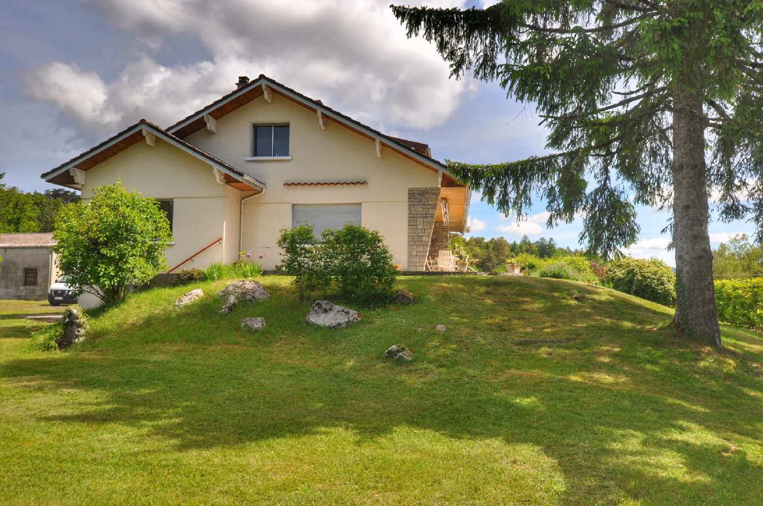  for sale building Oyonnax Ain 3