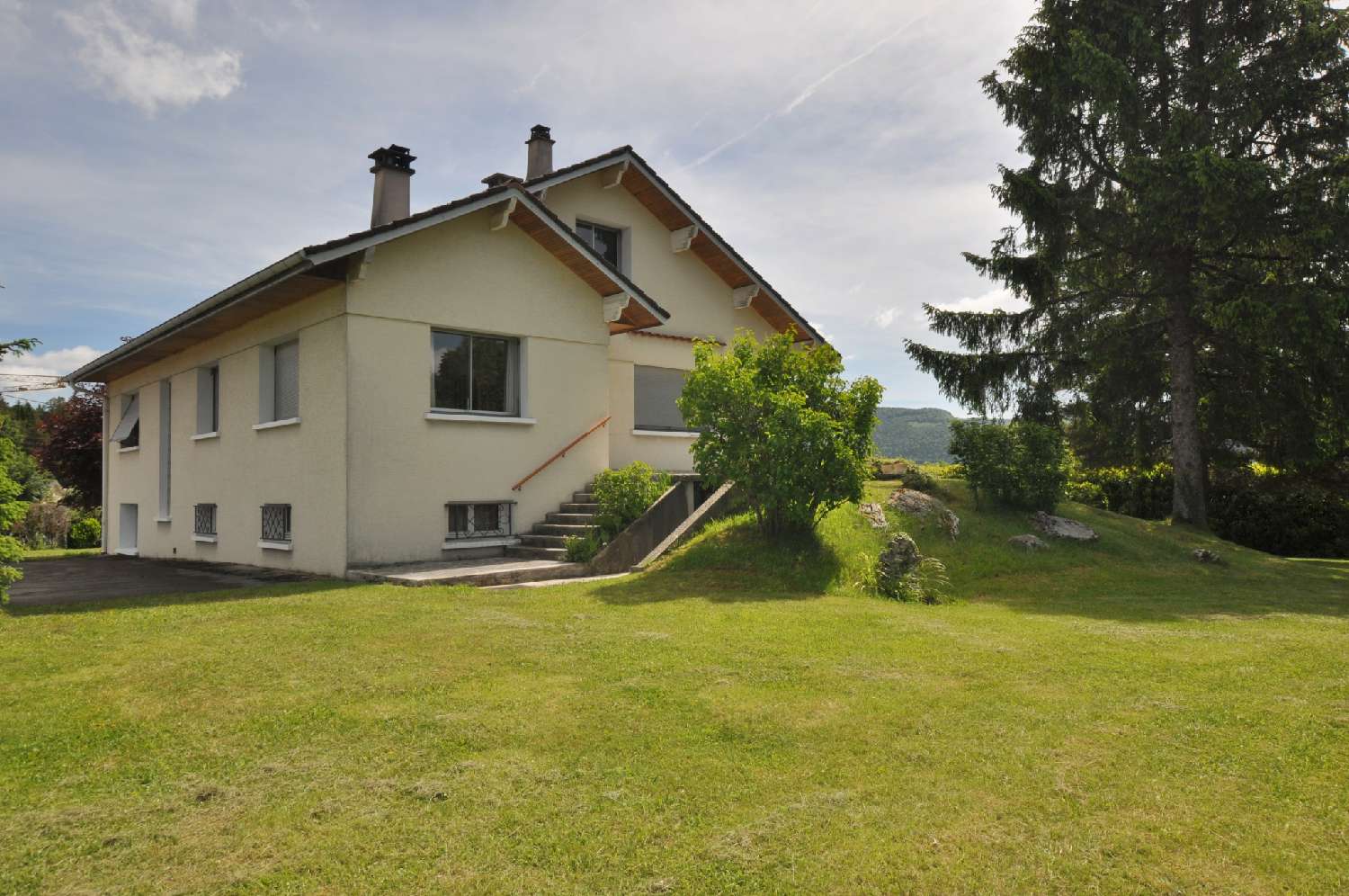  for sale building Oyonnax Ain 4