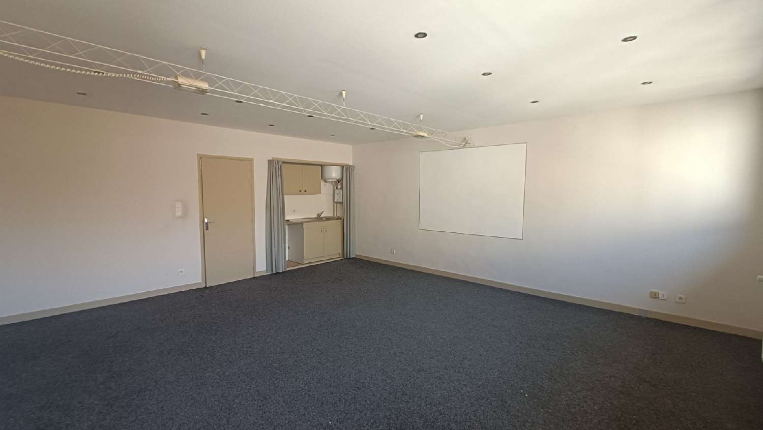 à vendre batiment Saint-Affrique Aveyron 5