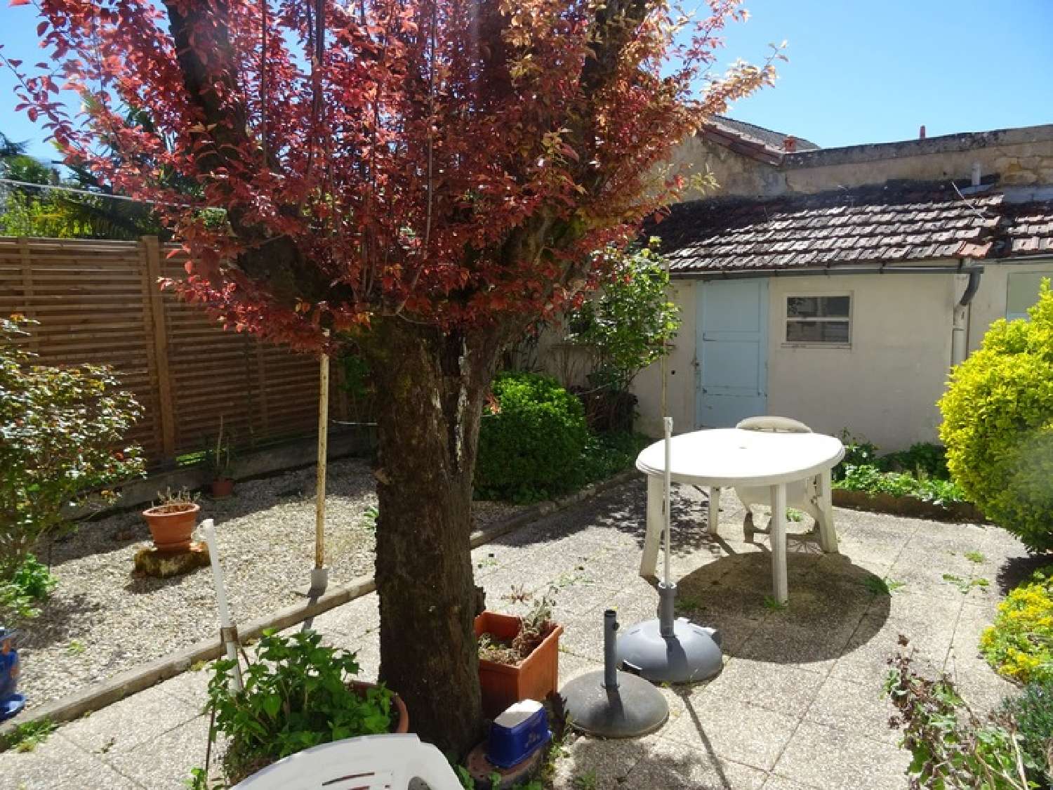 te koop stadshuis Angoulême Charente 2