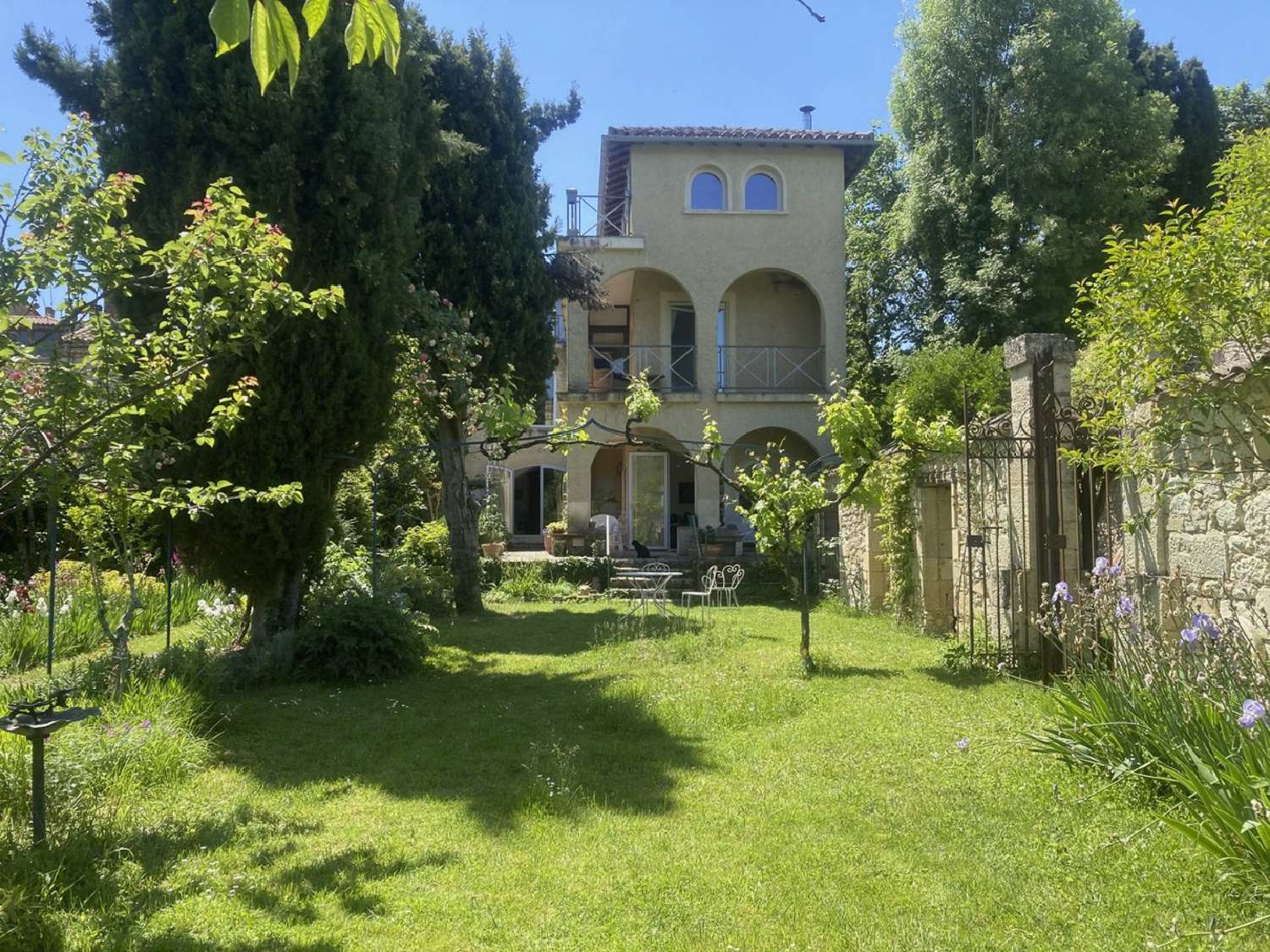  te koop stadshuis Lectoure Gers 1