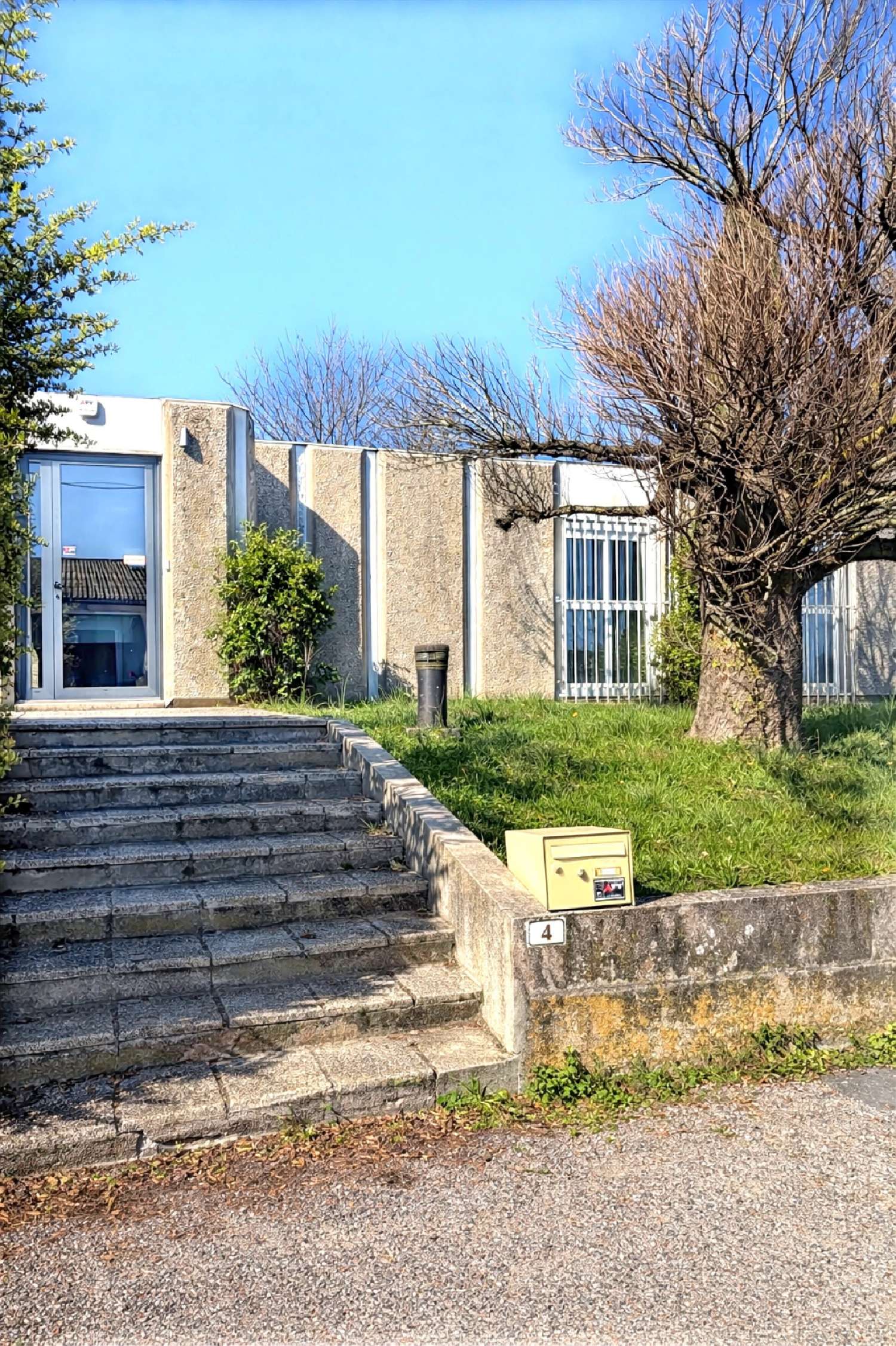 for sale commercial Aubenas Ardèche 1