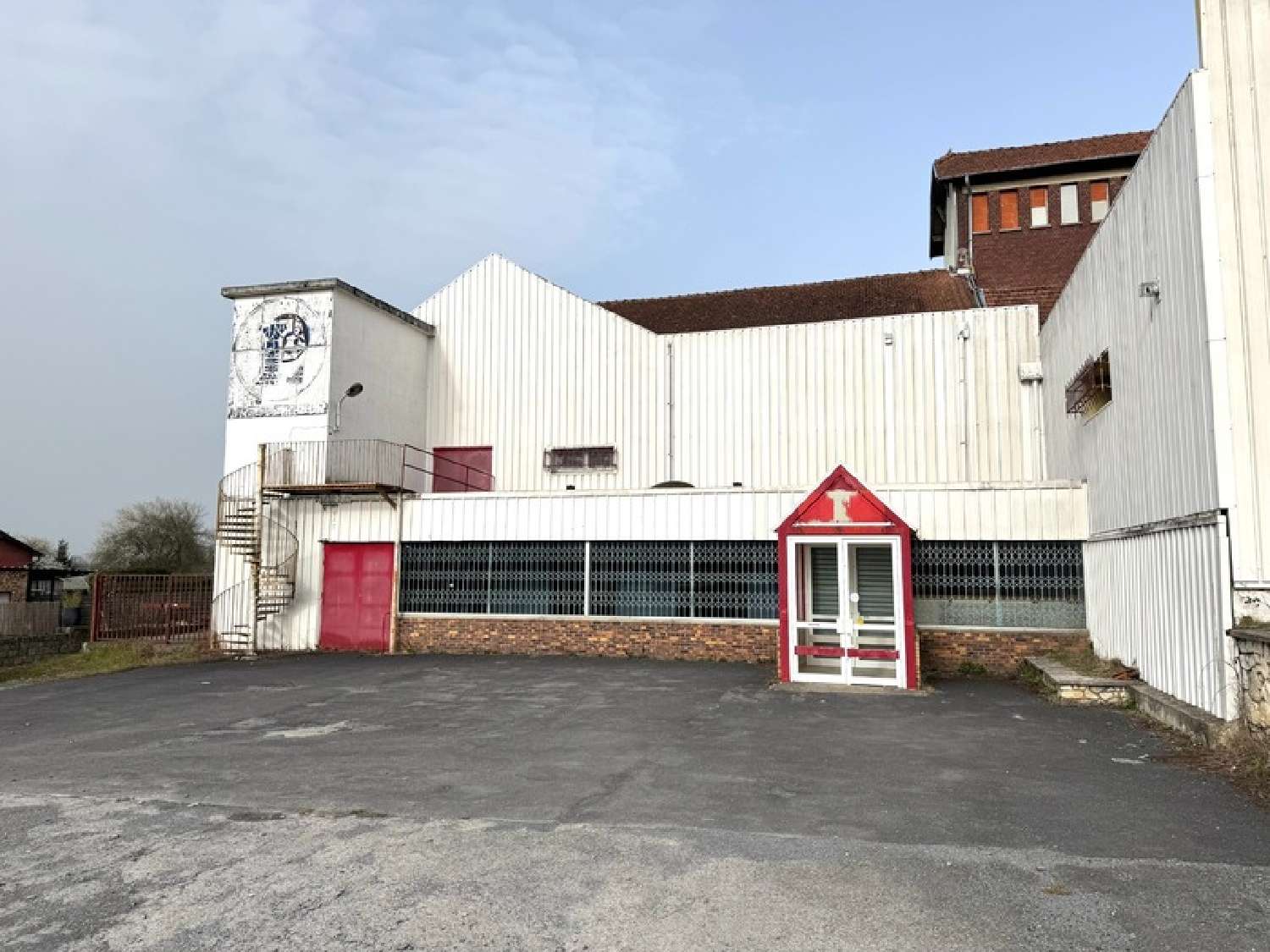 te koop bedrijfsruimte/ kantoor Buire Aisne 2