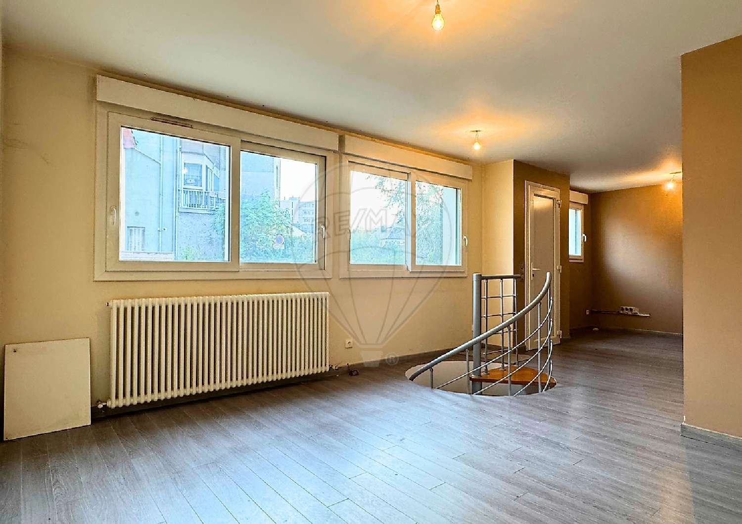  te koop bedrijfsruimte/ kantoor Cognin Savoie 2