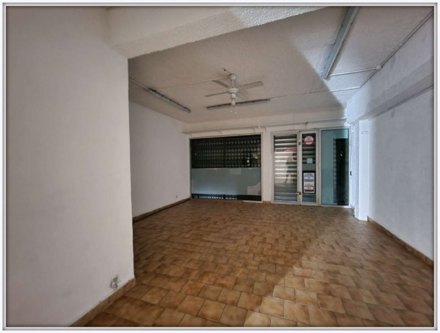 en venta local comercial Saint-Pierre-la-Mer Aude 3