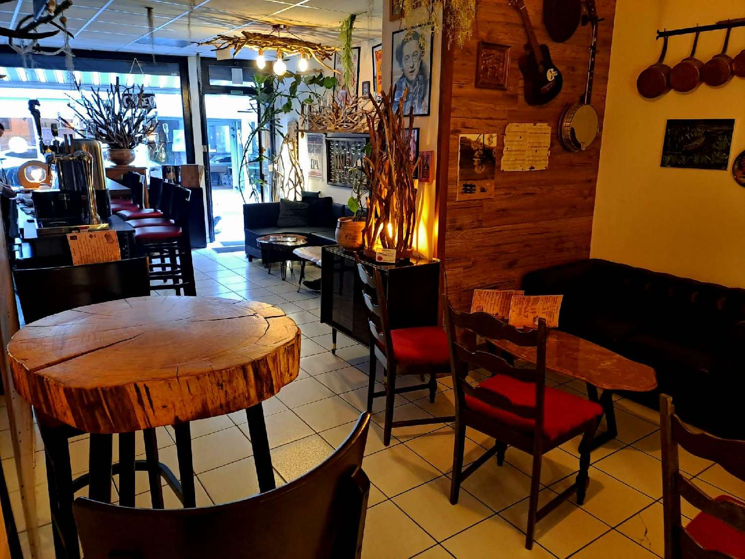 te koop bedrijfsruimte/ kantoor Valcourt Haute-Marne 2