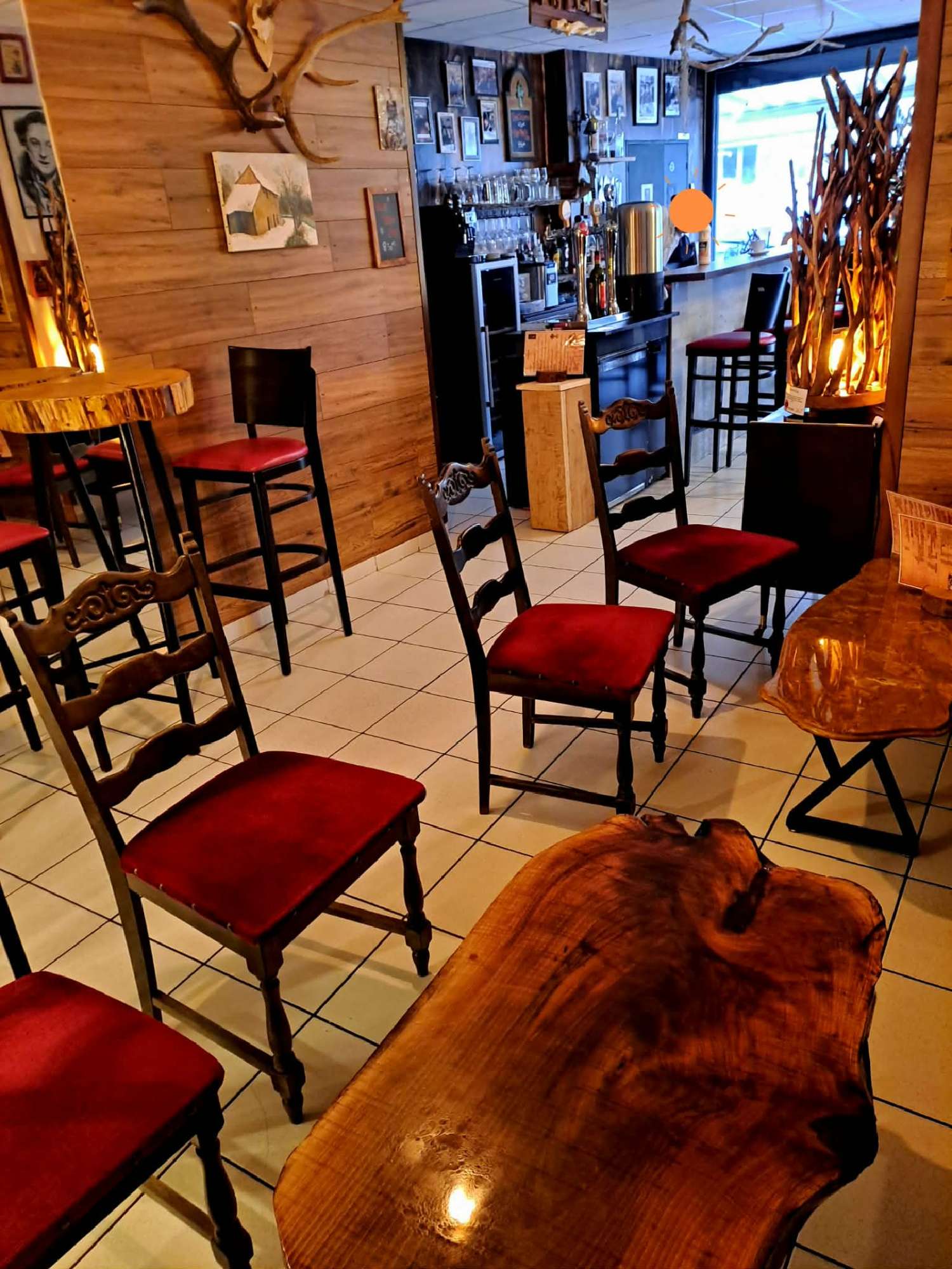 te koop bedrijfsruimte/ kantoor Valcourt Haute-Marne 3