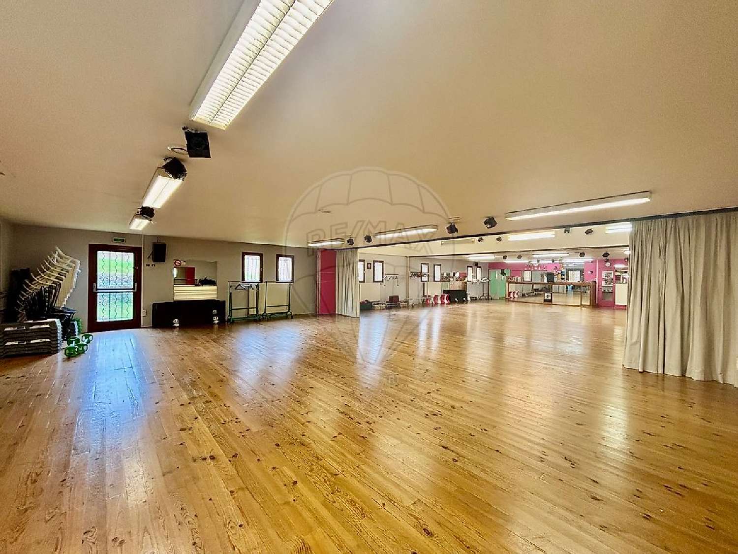  for sale commercial Villefranche-sur-Saône Rhône 5