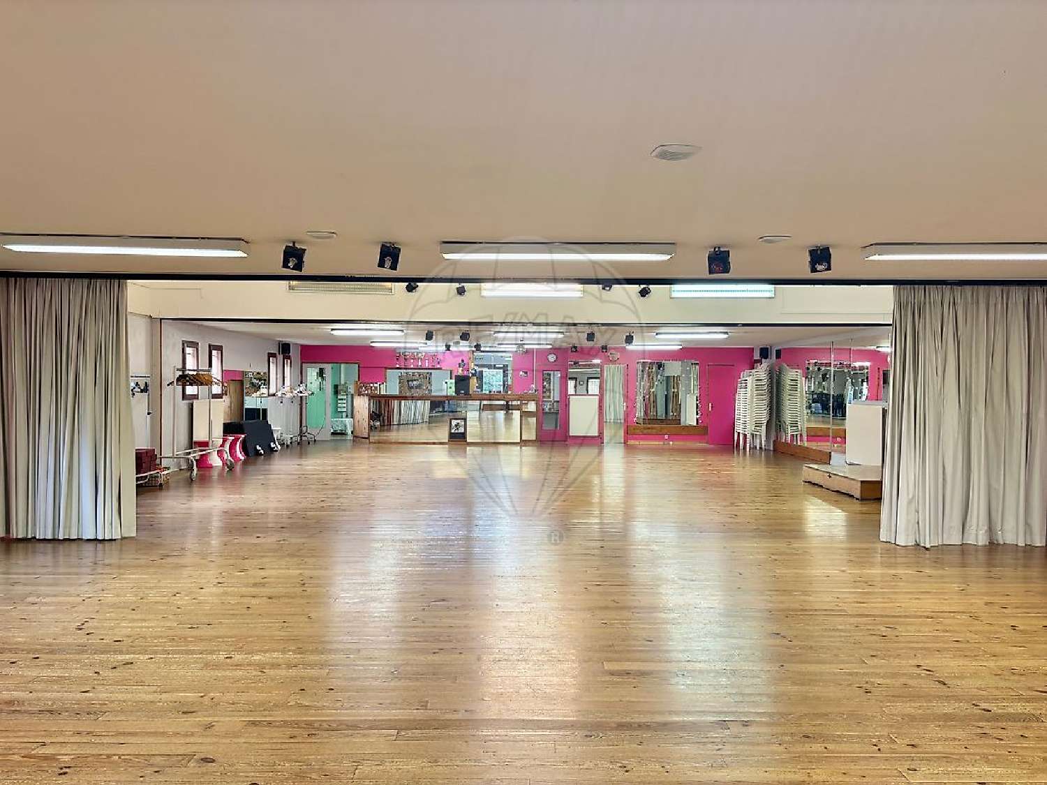  for sale commercial Villefranche-sur-Saône Rhône 6