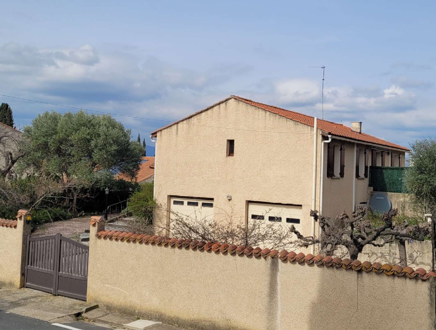  à vendre maison indépendant Pouzolles Hérault 3