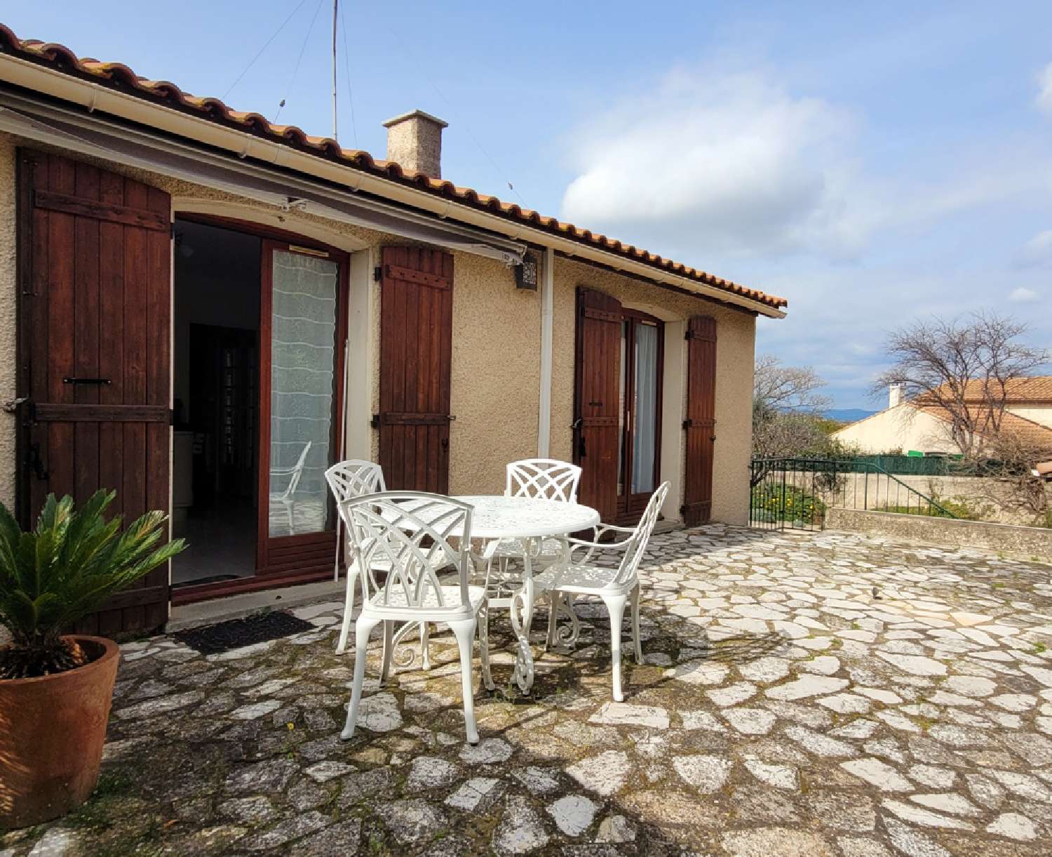 à vendre maison indépendant Pouzolles Hérault 4