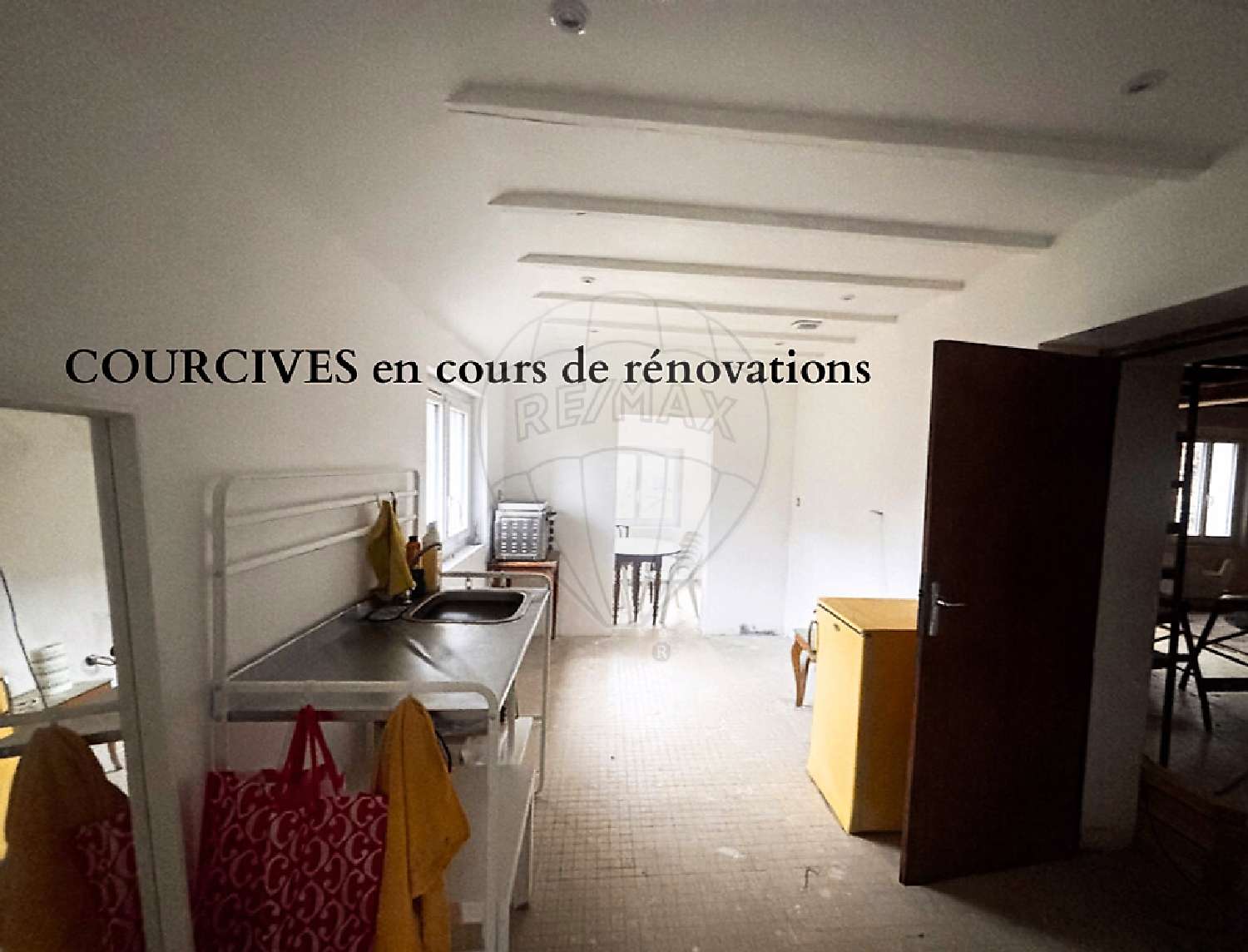  te koop huis Arronnes Allier 3