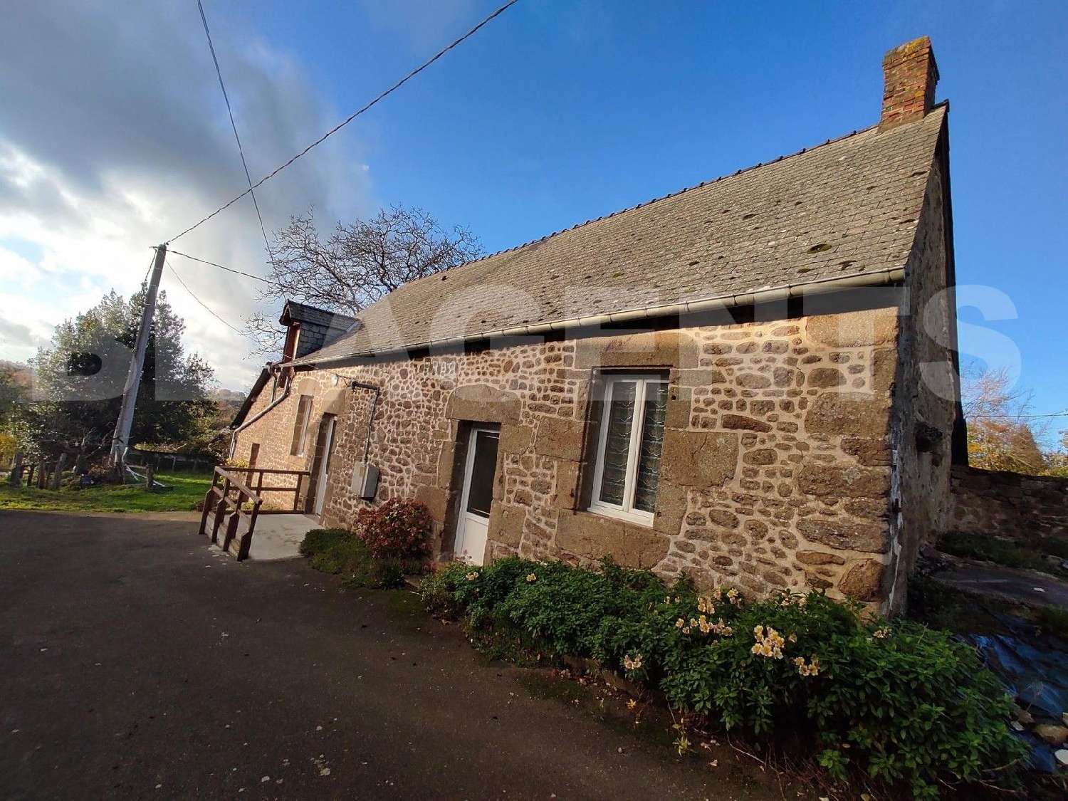 for sale house Bais Mayenne 1