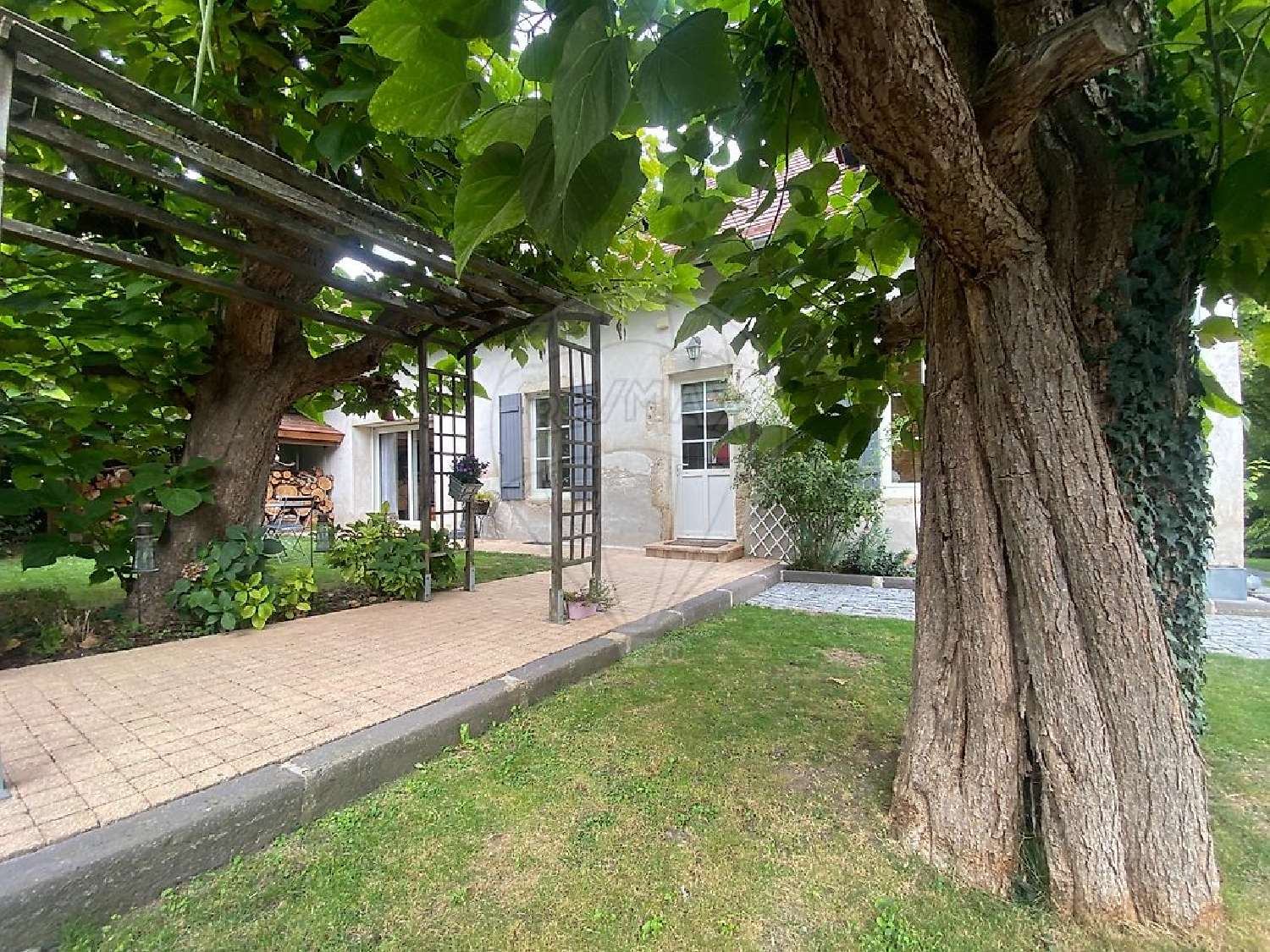  te koop huis Bellerive-sur-Allier Allier 1