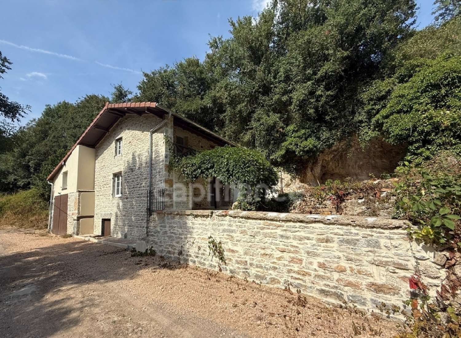  à vendre maison Berzé-la-Ville Saône-et-Loire 3