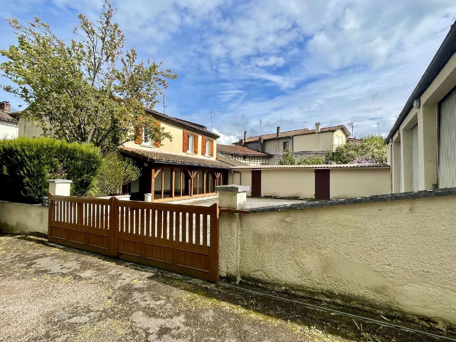  te koop huis Confolens Charente 1