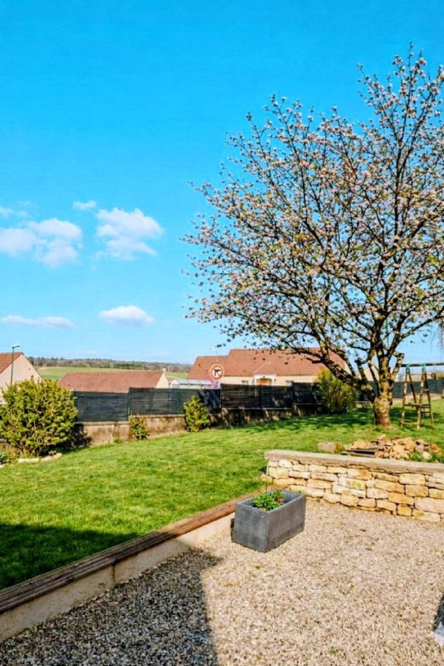  te koop huis Épineuil Yonne 2