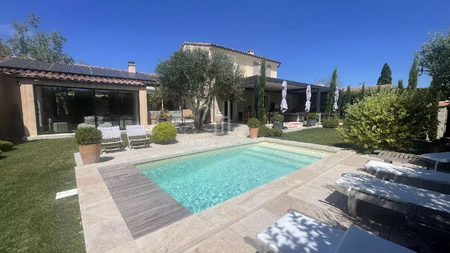  te koop huis La Barben Bouches-du-Rhône 1