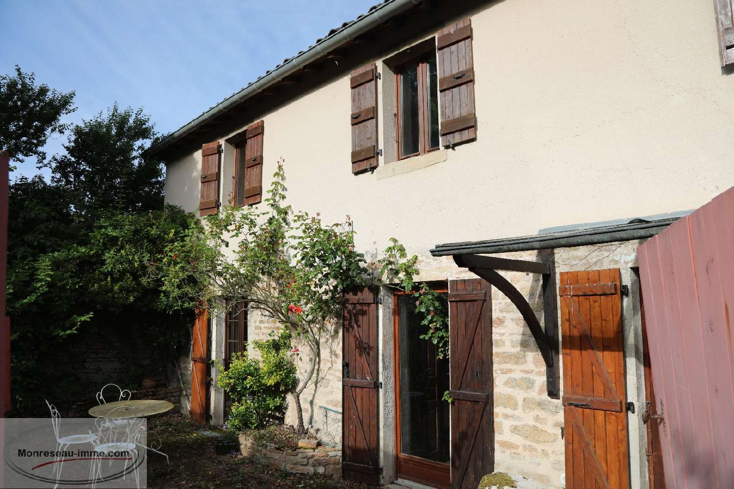  en venta casa La Roche-Vineuse Saône-et-Loire 1